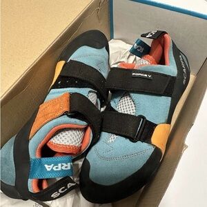Scarpa Force V Women’s Climbing Shoes - Blue and Orange